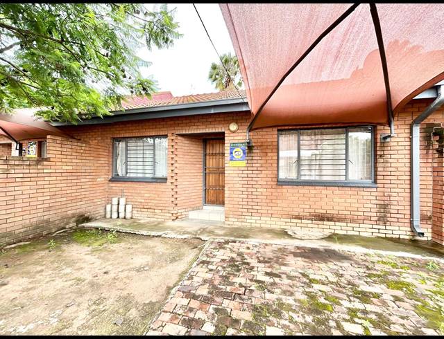 2 BEDROOM TOWNHOUSE FOR SALE IN ANNADALE